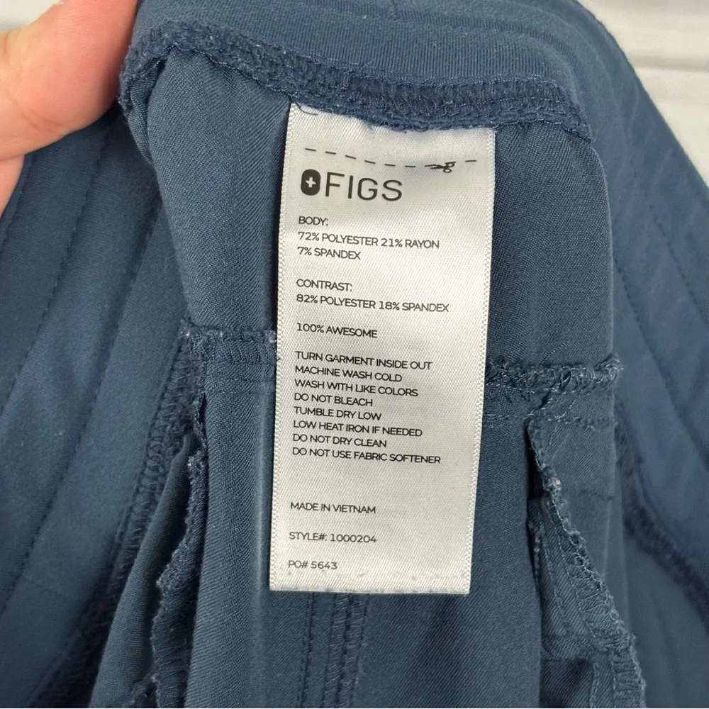 FIGS Men’s Axim Cargo Scrub Pants Navy Blue Size Medium Short